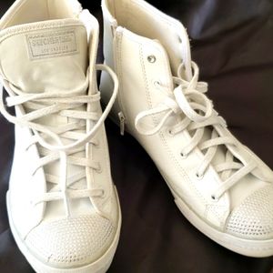 Sketches hightop active shoes.